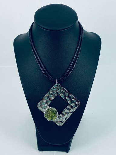 [007325] ALLOY+OLIVINE+CORD NECKLACE